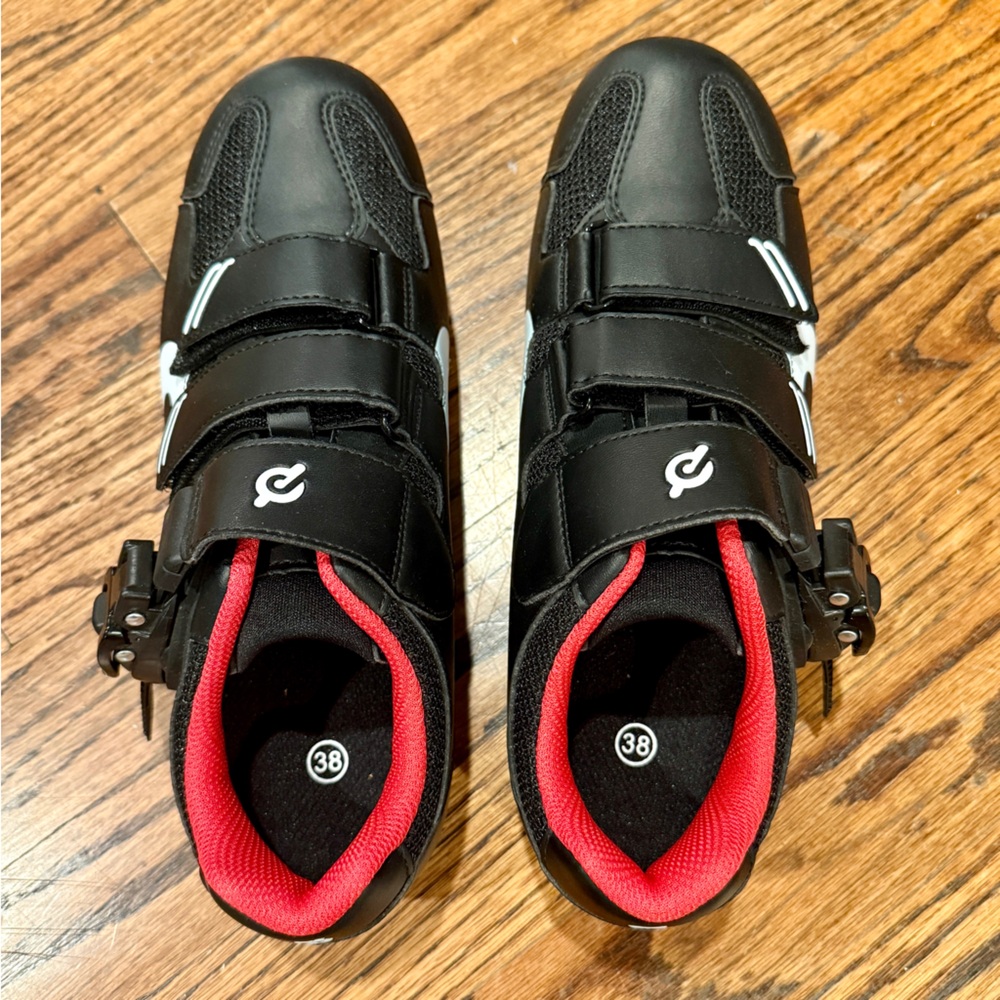Like New Peloton Shoes size 38